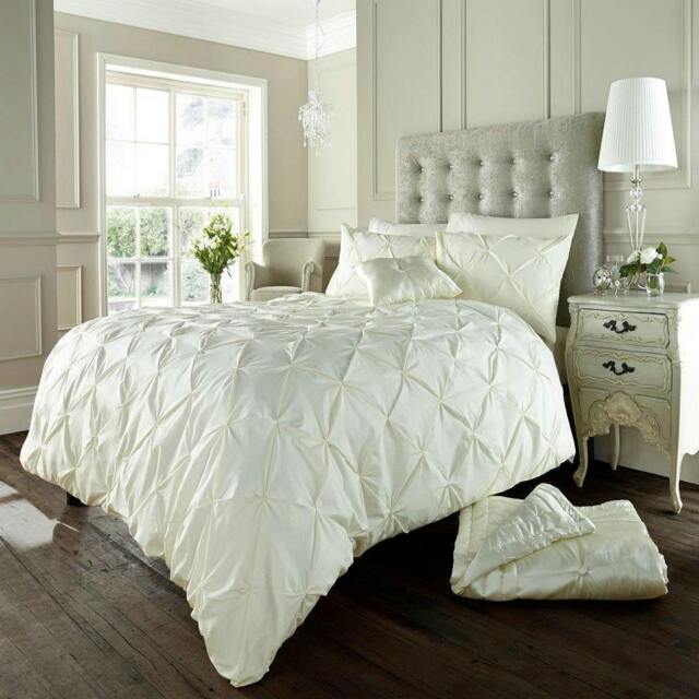 Rackhams Alford Duvet Cover and Pillowcase Set - Cream - Single (135cm x 200cm)