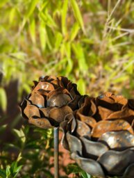 Rackhams Metal Peony Flower Stake Garden Ornament - thumbnail 4