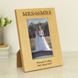 Rackhams Personalised Oak Finish 6x4 Mrs & Mrs Photo Frame - thumbnail 4