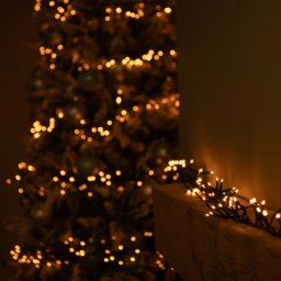 Rackhams 18.5m 1440 LED Christmas Cluster Multi-Action String Lights with Timer in Vintage Gold - thumbnail 5