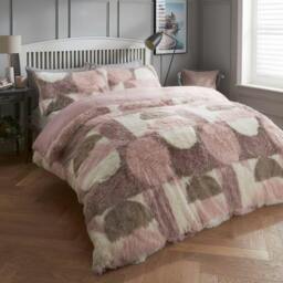 Rackhams Luxurious Geo Shaggy Faux Fur Fleece Duvet Cover with Pillowcases - Blush Pink - King (220cm x 230cm) - thumbnail 2