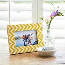 "Rackhams Asin Yellow Chevron Patterned Photo Frame - 7"" x 5""" - thumbnail 4