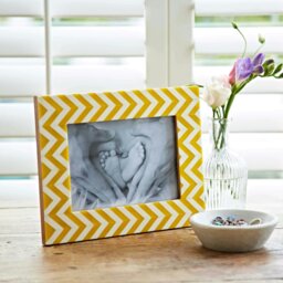"Rackhams Asin Yellow Chevron Patterned Photo Frame - 7"" x 5""" - thumbnail 5