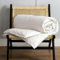 Rackhams 80% Goose Down Duvets - Double - Spring/Autumn Warmth (9 Tog) - thumbnail 1