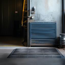 Rackhams Heavy Duty 3 in 1 Brush Doormat - 3x1 (60x30cm) - thumbnail 2