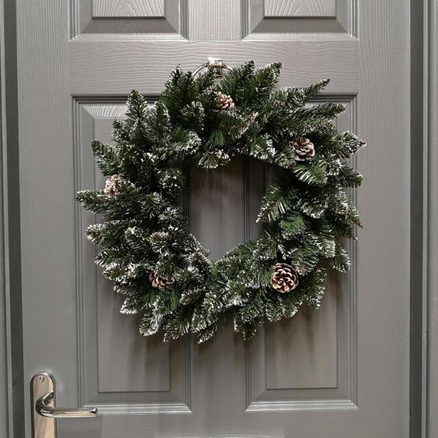 Rackhams Premier Rocky Mountain Snow Tipped Christmas Wreath 50cm - image 1