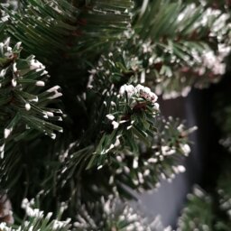 Rackhams Premier Rocky Mountain Snow Tipped Christmas Wreath 50cm - thumbnail 4
