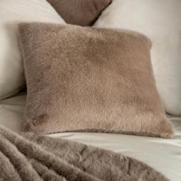 Rackhams Fawn Faux Fur Throw - One Size (130 x 170cm) - thumbnail 2