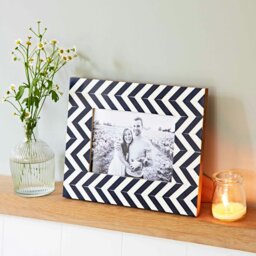 "Rackhams Neha Navy Chevron Patterned Photo Frame - 6"" x 4""" - thumbnail 4