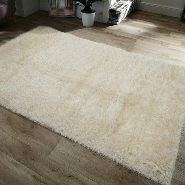 Rackhams Majestic Shaggy Rug - 60 x 110 - Cream - image 1