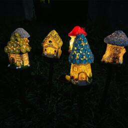 Rackhams Solar-Powered Resin Cartoon House Ground Lights - Style 3 - thumbnail 5
