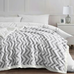 Rackhams Jacquard Chevron Sherpa Reverse Throw - 150cm x 200cm - Yellow - thumbnail 4