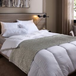 Rackhams Luxurious Hotel Duvet - Single - 10.5 - thumbnail 1