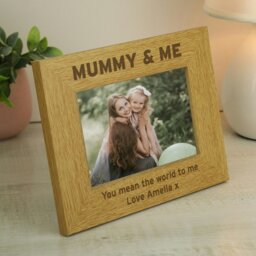 Rackhams Personalised Oak Finish 6x4 Mummy & Me Photo Frame - thumbnail 4