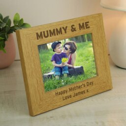Rackhams Personalised Oak Finish 6x4 Mummy & Me Photo Frame - thumbnail 2