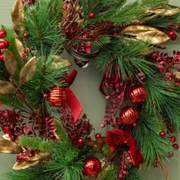 Rackhams 38cm Ruby Velvet Christmas Wreath with Red Baubles, Berries & Bows - thumbnail 4