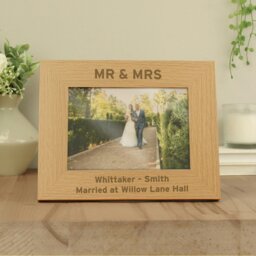 Rackhams Personalised Bold Text 5x7 Landscape Oak Finish Photo Frame - thumbnail 4