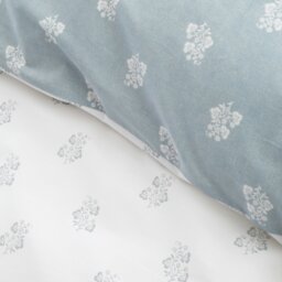Rackhams Esme Floral 200 Thread Count Cotton Reversible Duvet Cover Set White / Blue - Super King - White / Blue - thumbnail 5