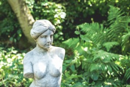 Rackhams Medium Venus Style Classic Stone Cast Garden Ornament Statuary - thumbnail 3