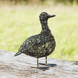 Rackhams Kriti the Small Flapping Duck Wire Garden Ornament - thumbnail 3