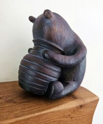 Rackhams Winnie-The-Pooh Ornament Sculpture For A Home or Garden - Resin - Small - Ornament - thumbnail 2