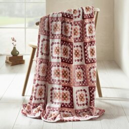 Rackhams Crochet Print Blanket Throw Pink - 130 x 170 cm - Pink - thumbnail 1