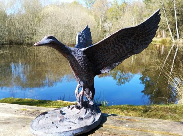 Rackhams Flying Duck Garden Sculpture Ornament Decor - Cast Aluminium - Large - 1 - image 1