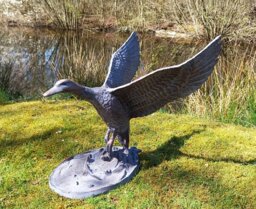 Rackhams Flying Duck Garden Sculpture Ornament Decor - Cast Aluminium - Large - 1 - thumbnail 6