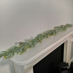 Rackhams 160cm Realistic Look Christmas Green Spruce Garland with Frosting and Plastic Pine Cones - thumbnail 5