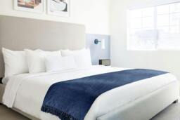 "Rackhams Darcy Tassel Navy Throw - 60x80""" - thumbnail 3