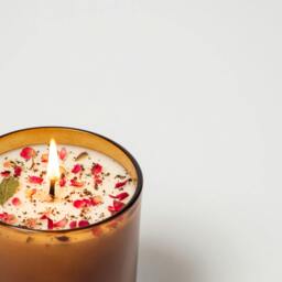 Rackhams Cafe Oud - Essential Oil Glass Candle - Bergamot, Pimento, Oud and Davana - thumbnail 2