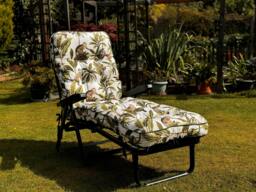 Rackhams Deluxe Garden Sunbed - Multi-Pattern Reclining Sun Lounger - Country Green (green frame) - 99cm x 58cm x 115cm - thumbnail 2