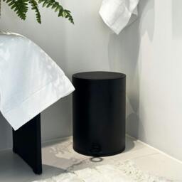 Rackhams Black Stainless Steel 6L Bathroom Pedal Bin with Easy Clean Inner Liner - thumbnail 2