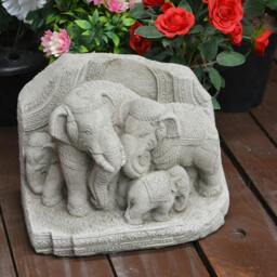 Rackhams Stunning Elephant Family Garden Ornament - thumbnail 4