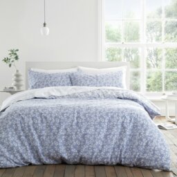 Rackhams Shadow Leaves 200 Thread Count Cotton Reversible Duvet Cover Set - King - French Blue - thumbnail 1