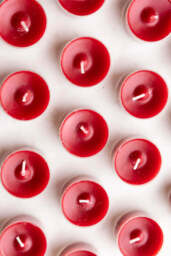 Pack of 20 Tealight Candles in Deep Red - thumbnail 5
