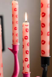 Set of 4 Red Lips Print Dinner Candles - thumbnail 5