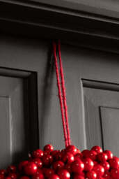 Red Berry Christmas Wreath - thumbnail 4