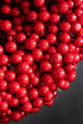 Red Berry Christmas Wreath - thumbnail 3