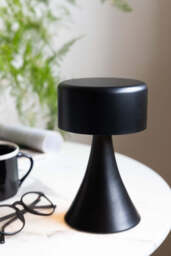 Battery-Powered Cordless Table Lamp In Black - thumbnail 3