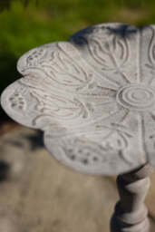 Beautiful Bird Bath On Stand - thumbnail 5