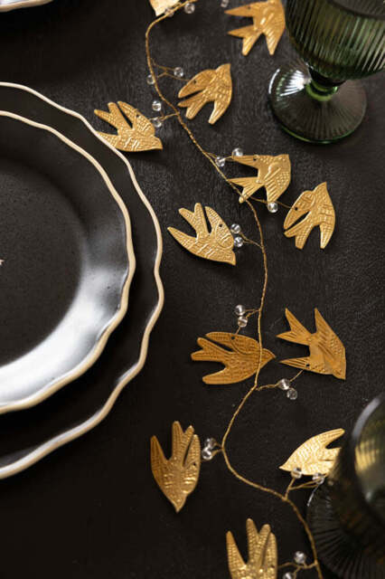 Antique Gold Doves Decorative Christmas Garland
