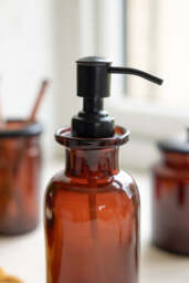 Apothecary-Style Amber Glass Soap Dispenser - 300ml - thumbnail 3