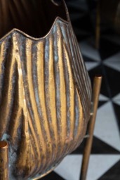 Gold Scallop Planter On Stand - thumbnail 5