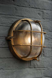Antique-Style Brass Outdoor Wall Light - thumbnail 5