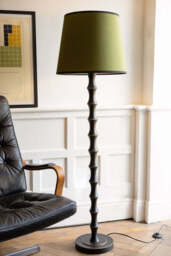 Vintage-Inspired Floor Lamp With Green Lampshade - thumbnail 3