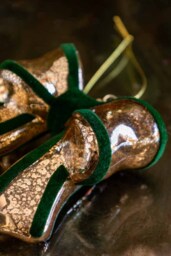 Vintage-Style Green Bow Glass Christmas Tree Decoration - thumbnail 4