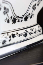 Monochrome La Vie En Rose Vase - thumbnail 5