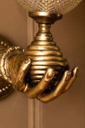 Vintage-Style Hand Wall Light - thumbnail 5
