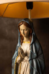 Antique-Style Santa Maria Table Lamp - thumbnail 3